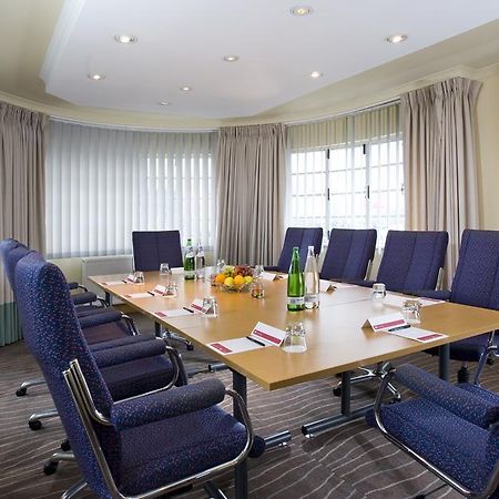 Ramada Hatfield Хатфилд Экстерьер фото