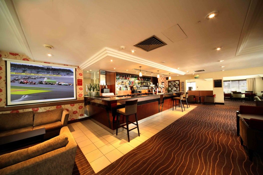 Ramada Hatfield Хатфилд Экстерьер фото
