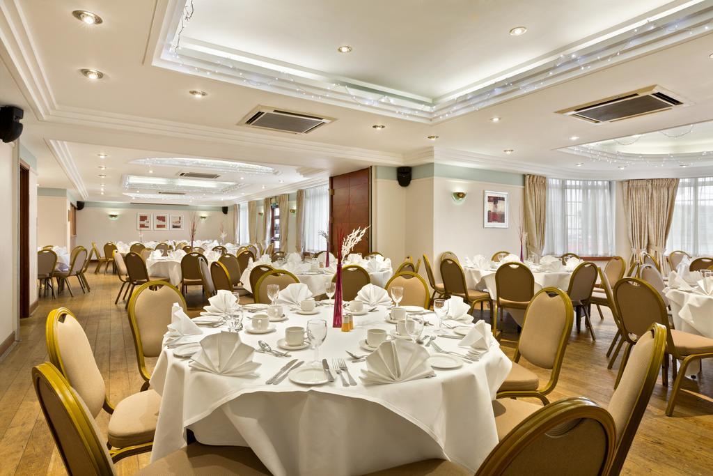 Ramada Hatfield Хатфилд Экстерьер фото