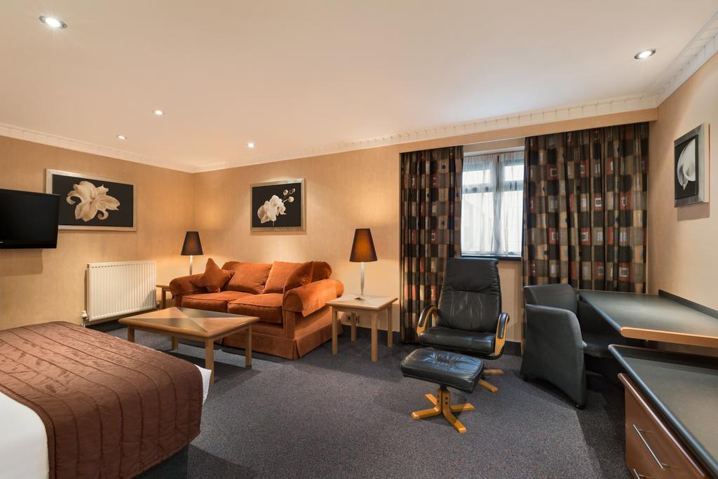 Ramada Hatfield Хатфилд Экстерьер фото