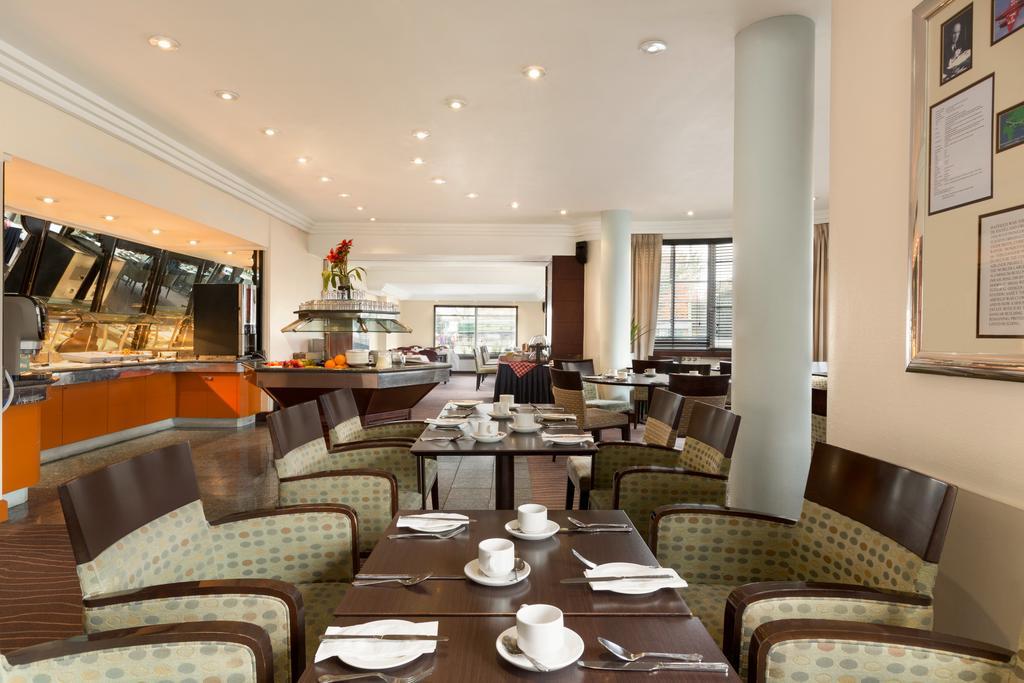 Ramada Hatfield Хатфилд Экстерьер фото