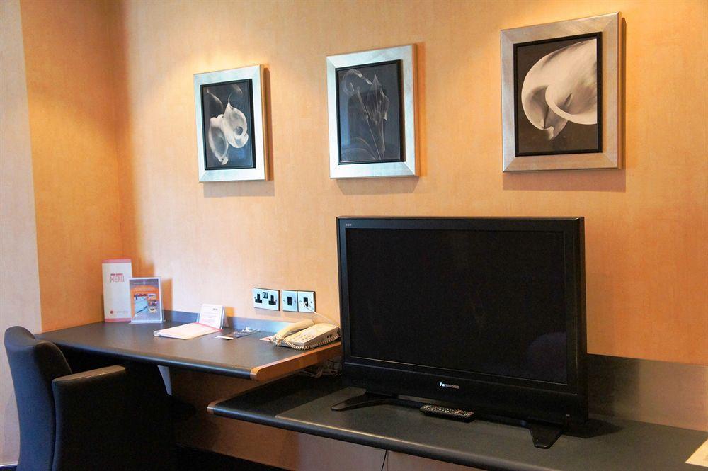 Ramada Hatfield Хатфилд Экстерьер фото