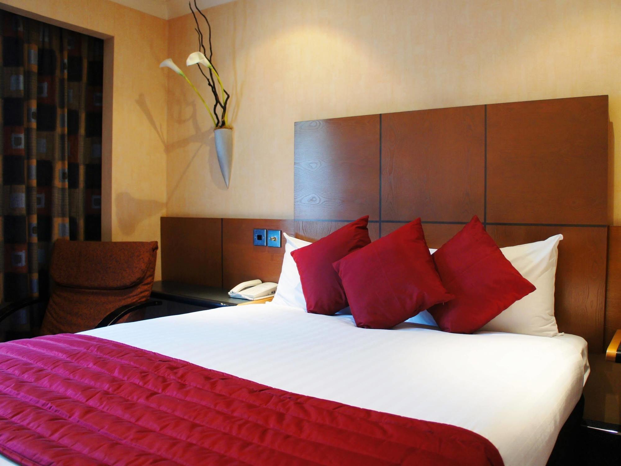 Ramada Hatfield Хатфилд Экстерьер фото
