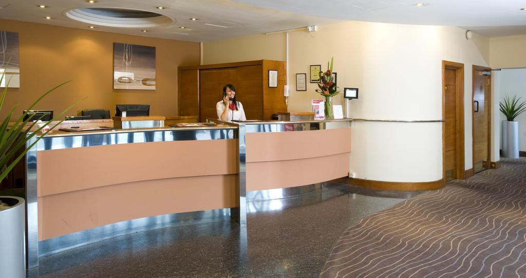 Ramada Hatfield Хатфилд Экстерьер фото
